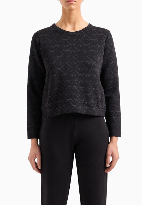 Товар черного цвета с внутренней стороны