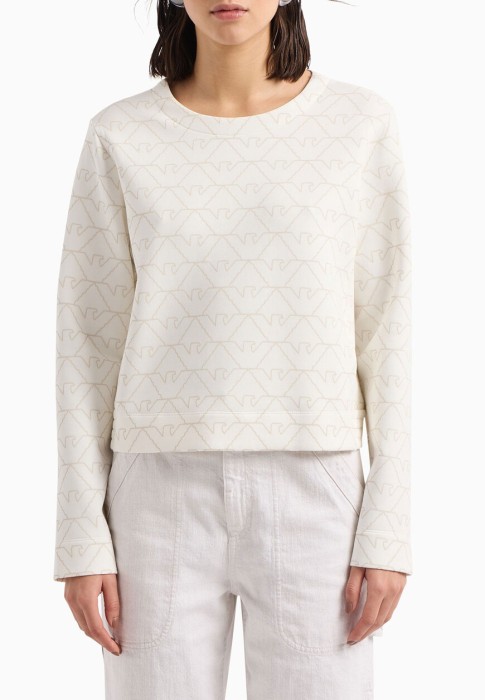 Товар бежевого цвета с внутренней стороны