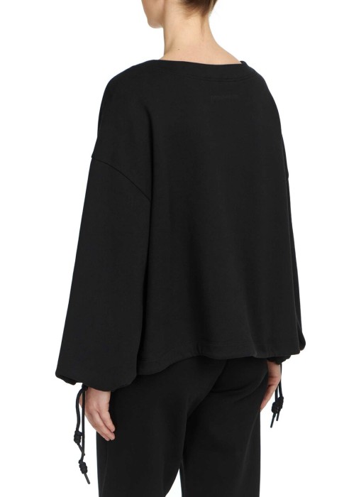 Товар черного цвета с внутренней стороны