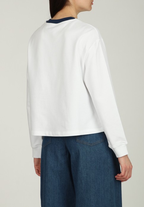 Товар белого цвета с внутренней стороны