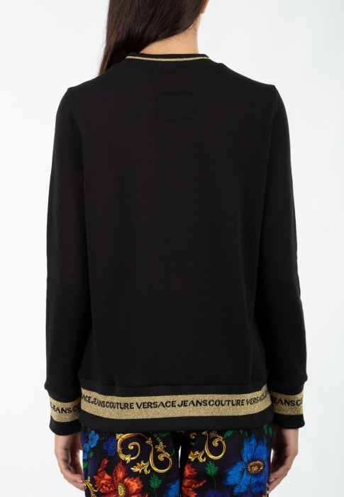 Товар черного цвета с внутренней стороны