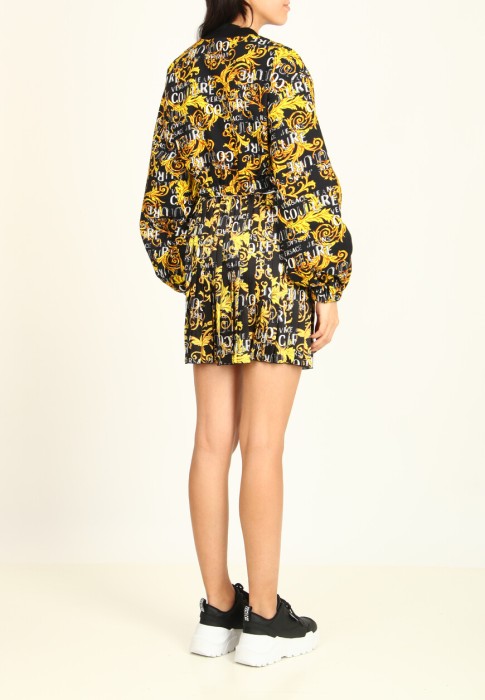 Товар черного цвета с внутренней стороны