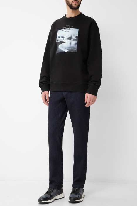 Товар черного цвета с внутренней стороны