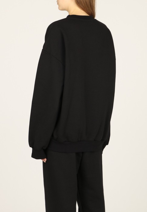 Товар черного цвета с внутренней стороны