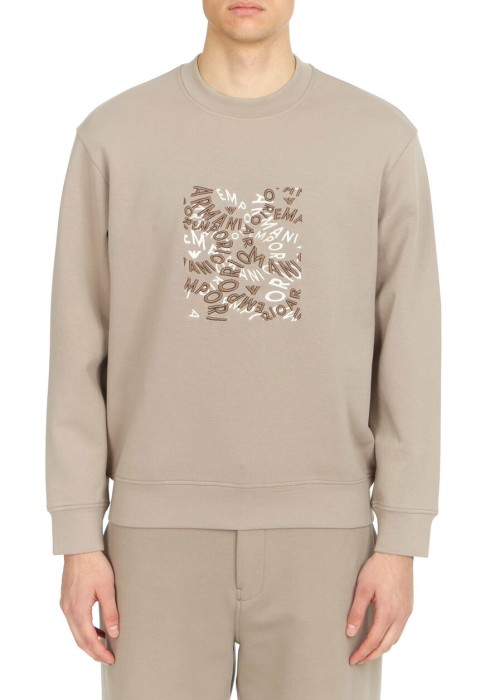 Товар бежевого цвета с внутренней стороны