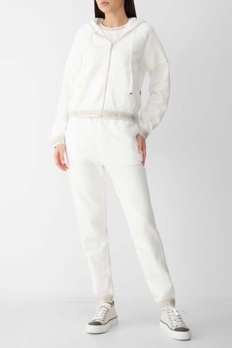 Товар белого цвета с внутренней стороны