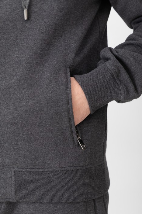 Товар серого цвета с внутренней стороны