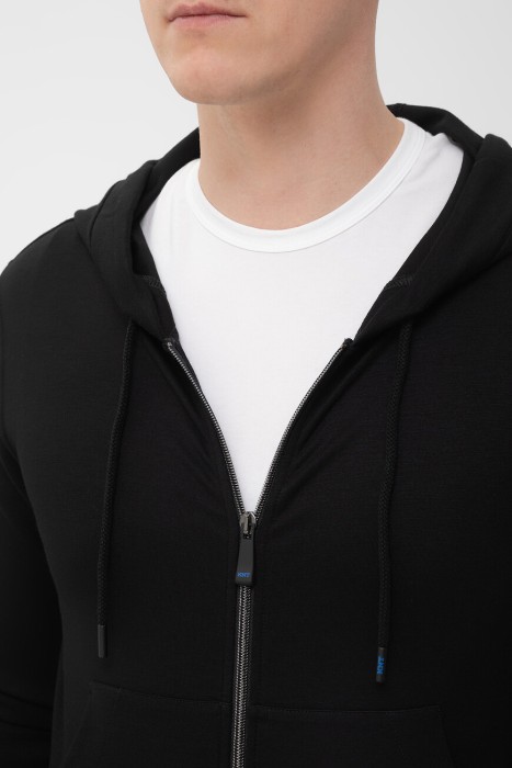 толстовка  модель из коллекции городской одежды knt из италии вид сбоку