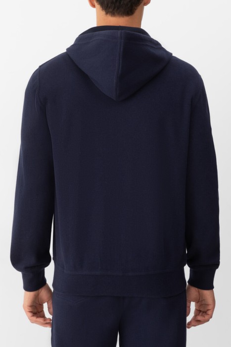 толстовка  модель из линейки travelwear от бренда brunello cucinelli вид слева