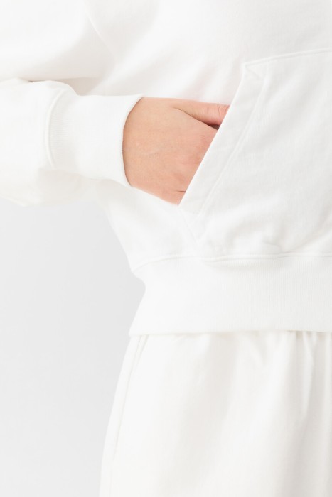 Товар белого цвета с внутренней стороны