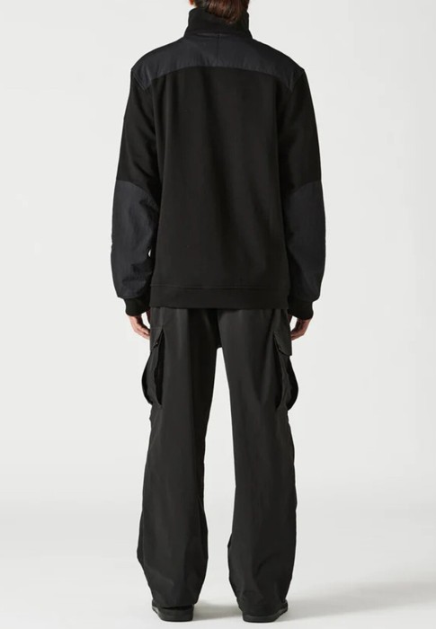 толстовка  от бренда maharishi вид слева