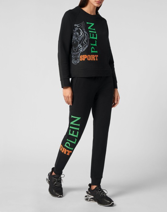 Товар черного цвета с внутренней стороны