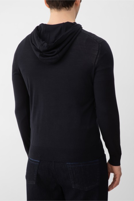 толстовка  по цене 91200 руб вид справа