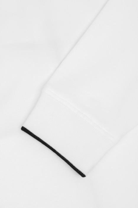 толстовка  спортивного стиля с лицевой стороны