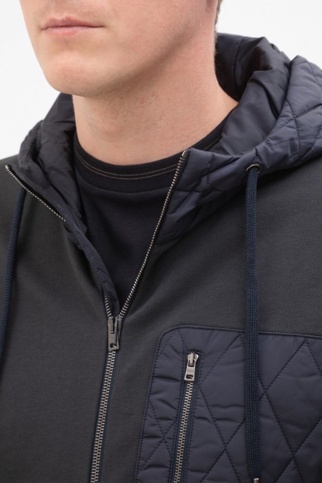 толстовка  из франции вид сбоку