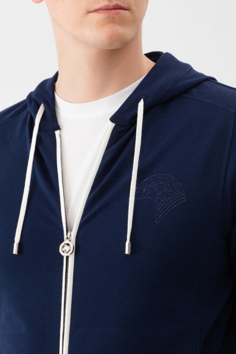 толстовка  из англии вид сбоку