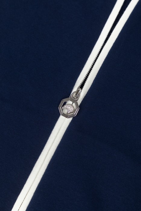 толстовка  вид сзади