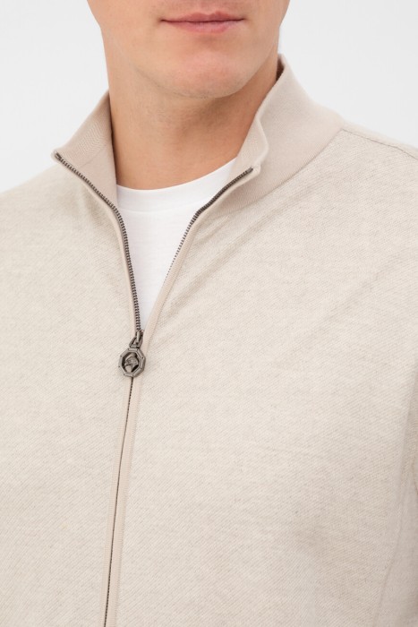 толстовка  из англии вид сбоку