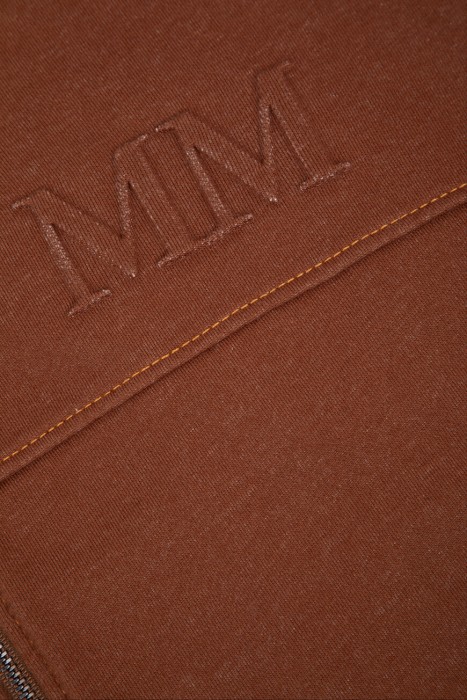 толстовка  спортивного стиля с лицевой стороны