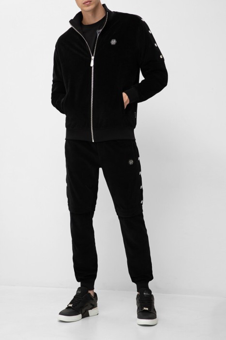 Товар черного цвета с внутренней стороны