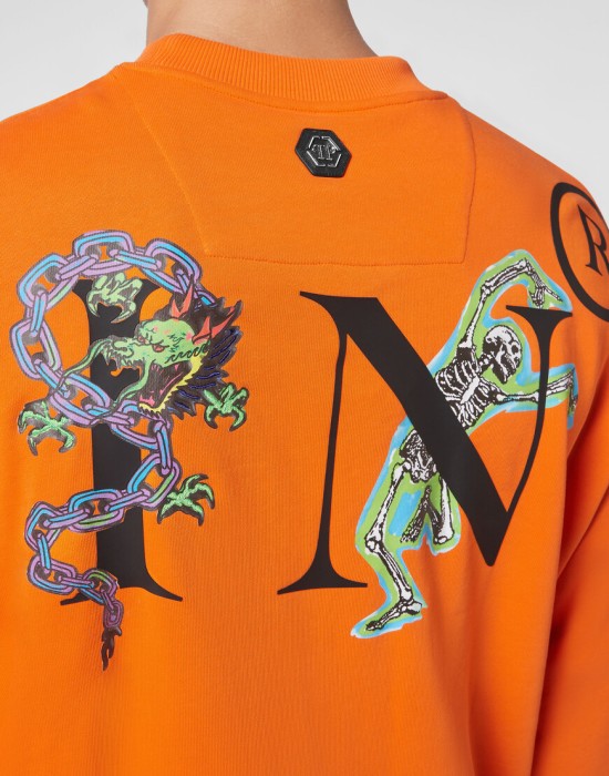 Товар оранжевого цвета с внутренней стороны