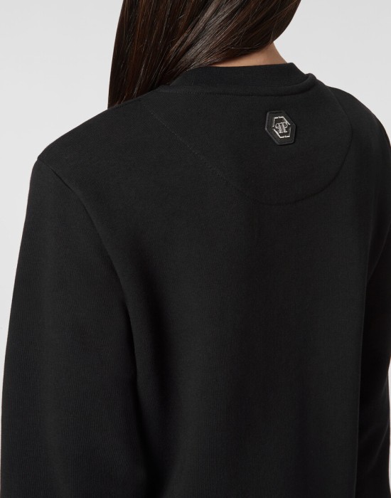 Товар черного цвета с внутренней стороны