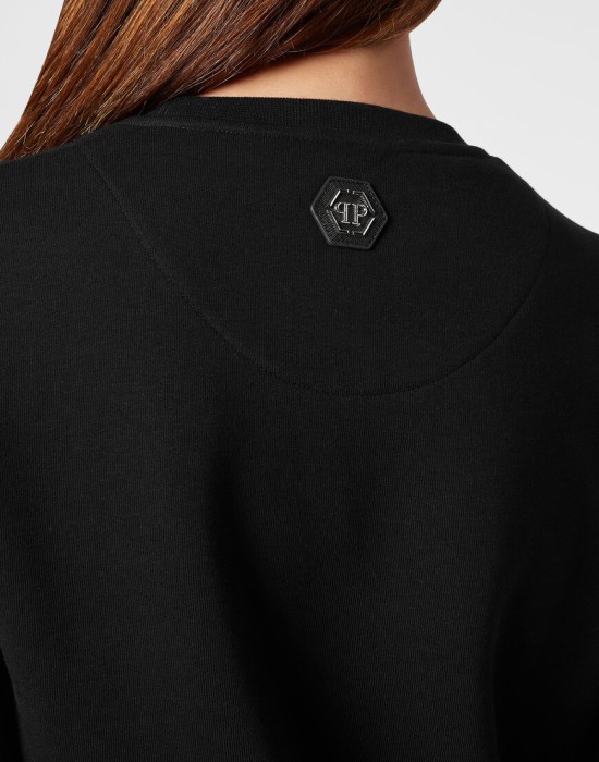 Товар черного цвета с внутренней стороны