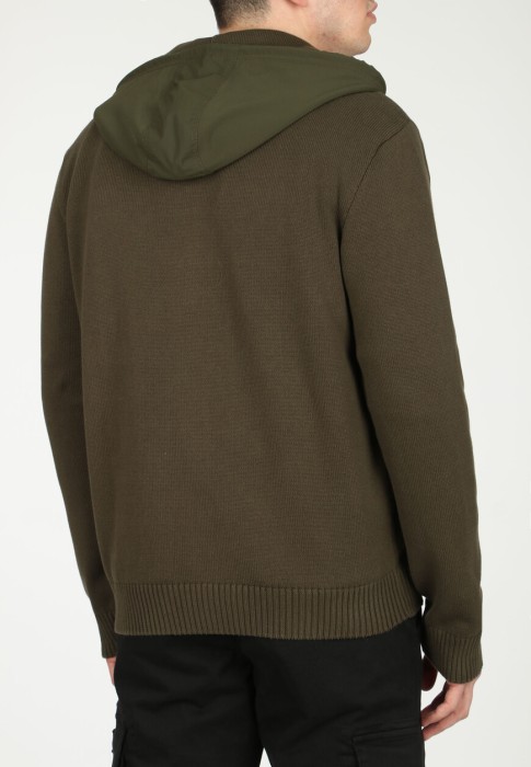 Товар зеленого цвета с внутренней стороны