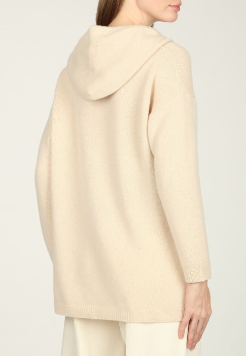 Товар бежевого цвета с внутренней стороны