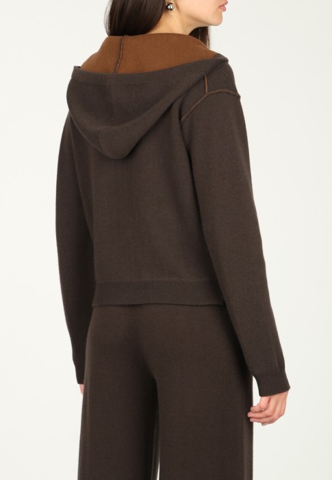 толстовка  из германии вид сбоку