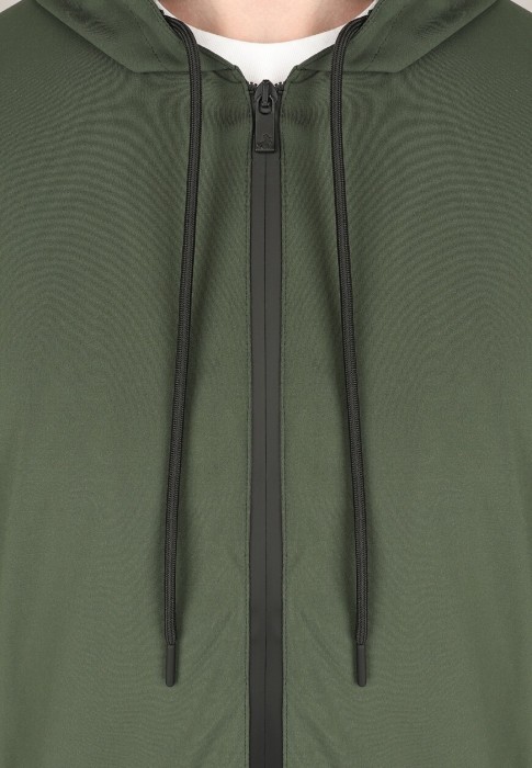 Товар зеленого цвета с внутренней стороны