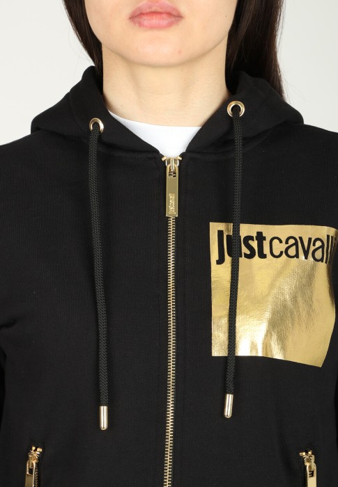 Товар черного цвета с внутренней стороны