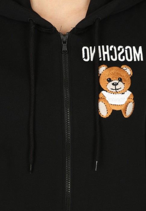 Товар черного цвета с внутренней стороны