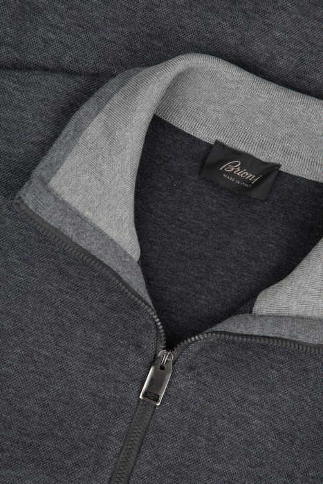 толстовка  универсального стиля с лицевой стороны