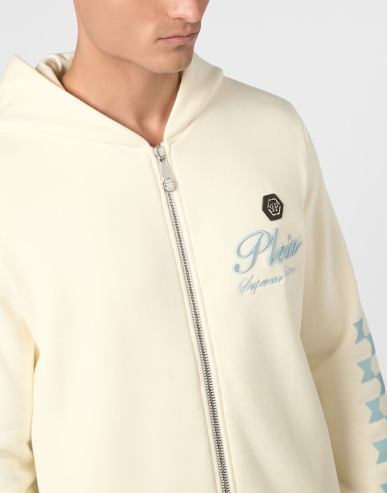 Товар белого цвета с внутренней стороны