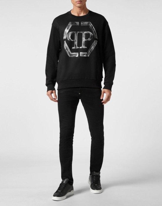 Товар черного цвета с внутренней стороны