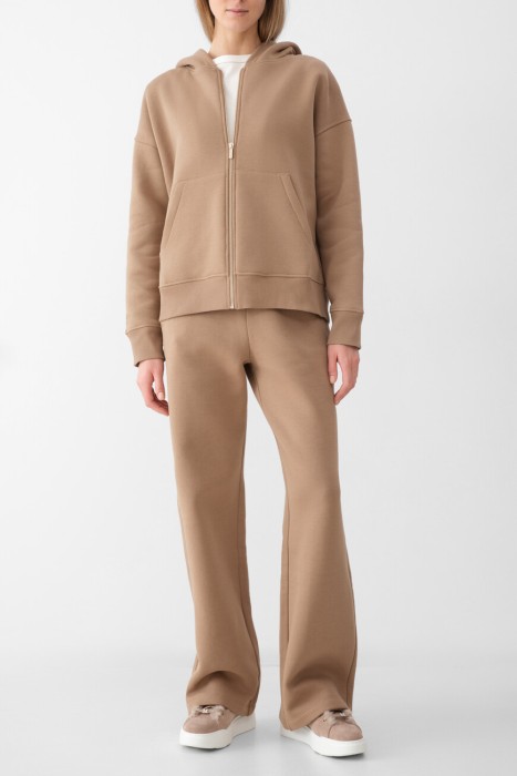 Товар коричневого цвета с внутренней стороны