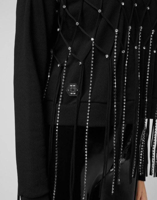 Товар черного цвета с внутренней стороны