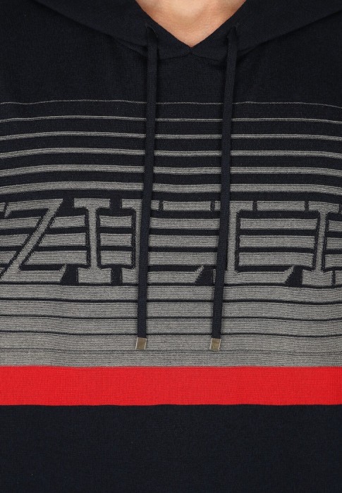 Товар синего цвета с внутренней стороны