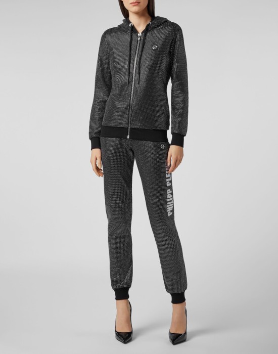 Товар черного цвета с внутренней стороны