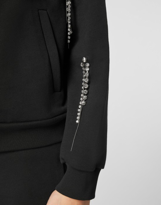 Товар черного цвета с внутренней стороны