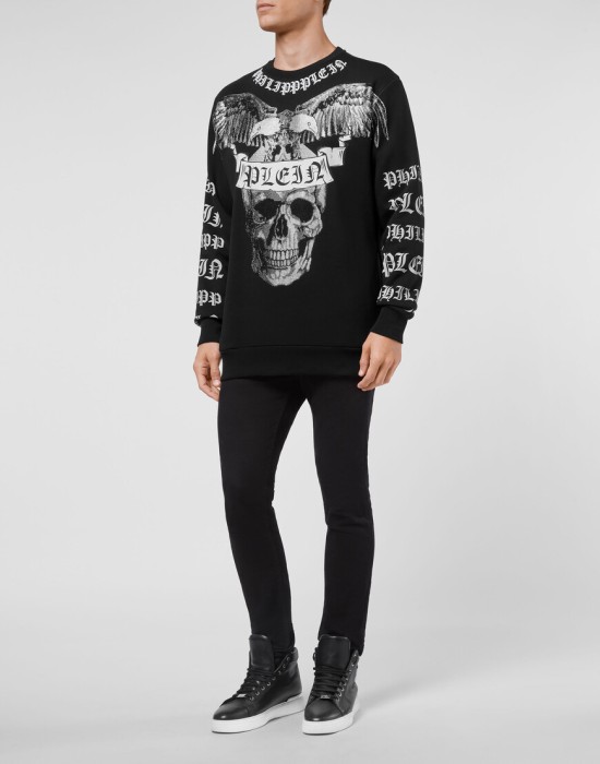 Товар черного цвета с внутренней стороны