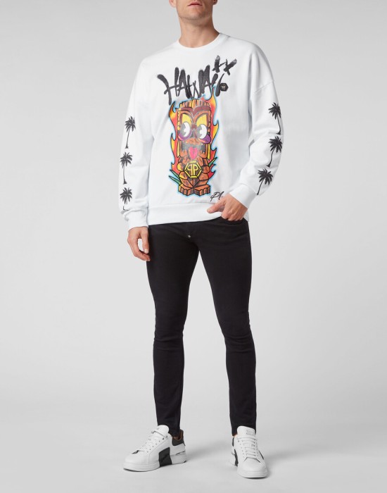 Товар белого цвета с внутренней стороны