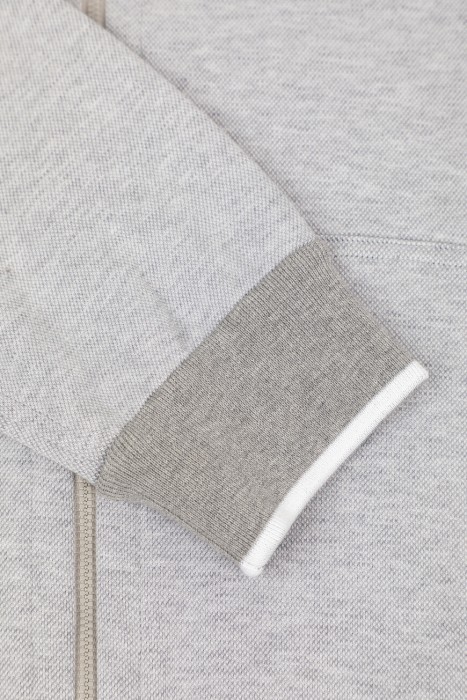 толстовка  спортивного стиля с лицевой стороны