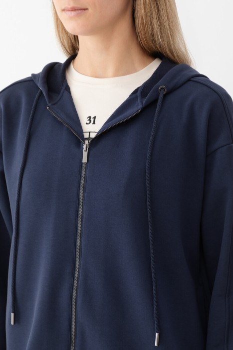 толстовка  из италии вид сбоку