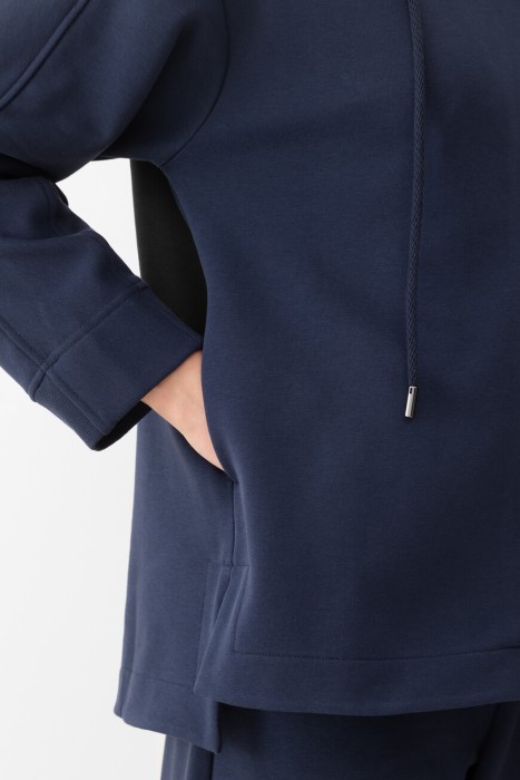 Товар синего цвета с внутренней стороны