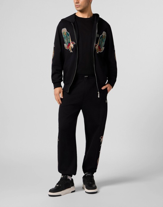 Товар черного цвета с внутренней стороны