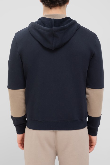 толстовка  по цене 30600 руб вид справа