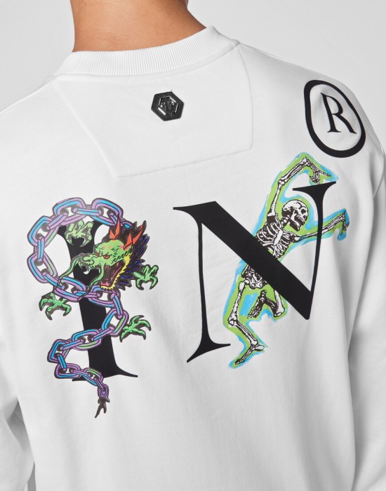 Товар белого цвета с внутренней стороны