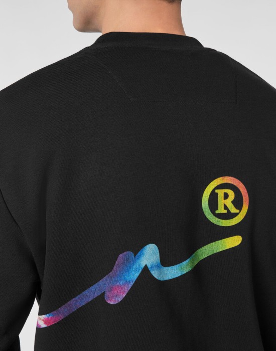 Товар черного цвета с внутренней стороны